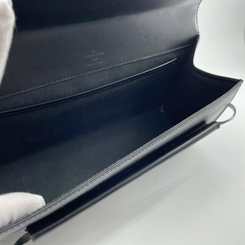 Louis Vuitton Dinard shoulder bag - Image 17