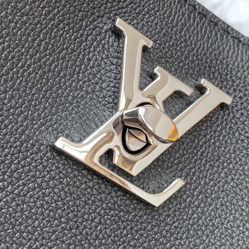 Louis Vuitton LOCKME DAY BAG - Image 2