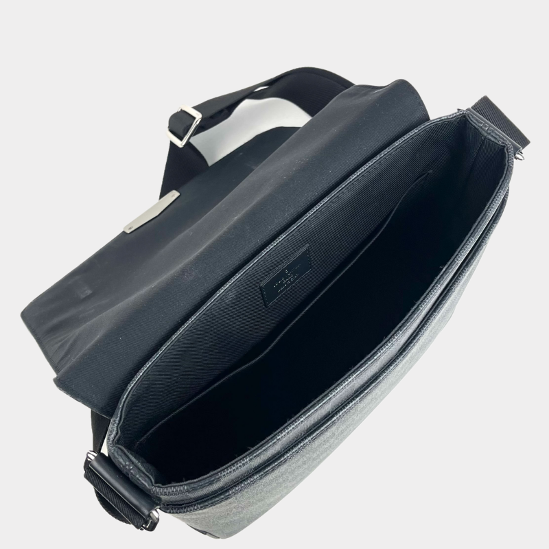 LOUIS VUITTON District Messenger PM Graphite - Image 5