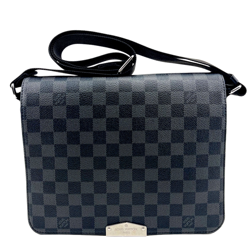LOUIS VUITTON District Messenger PM Graphite - Image 10