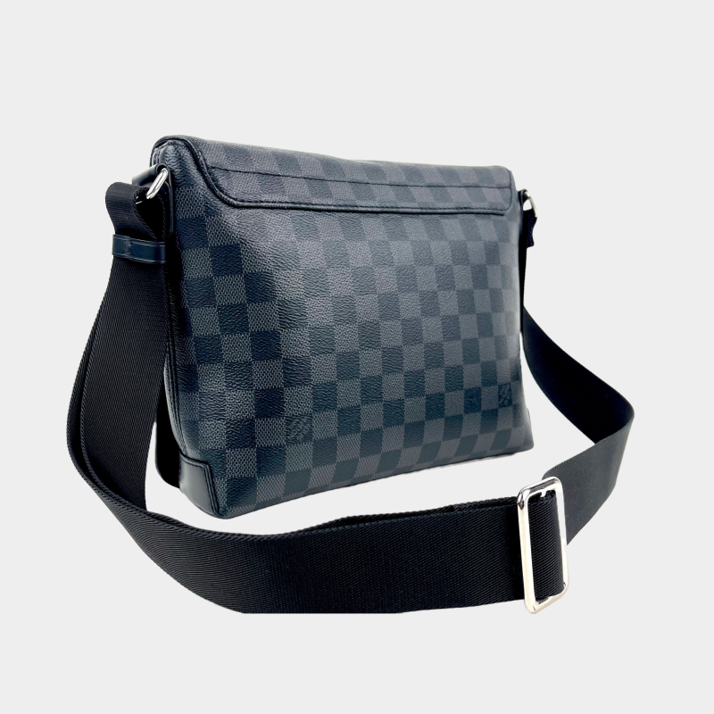 LOUIS VUITTON District Messenger PM Graphite - Image 2