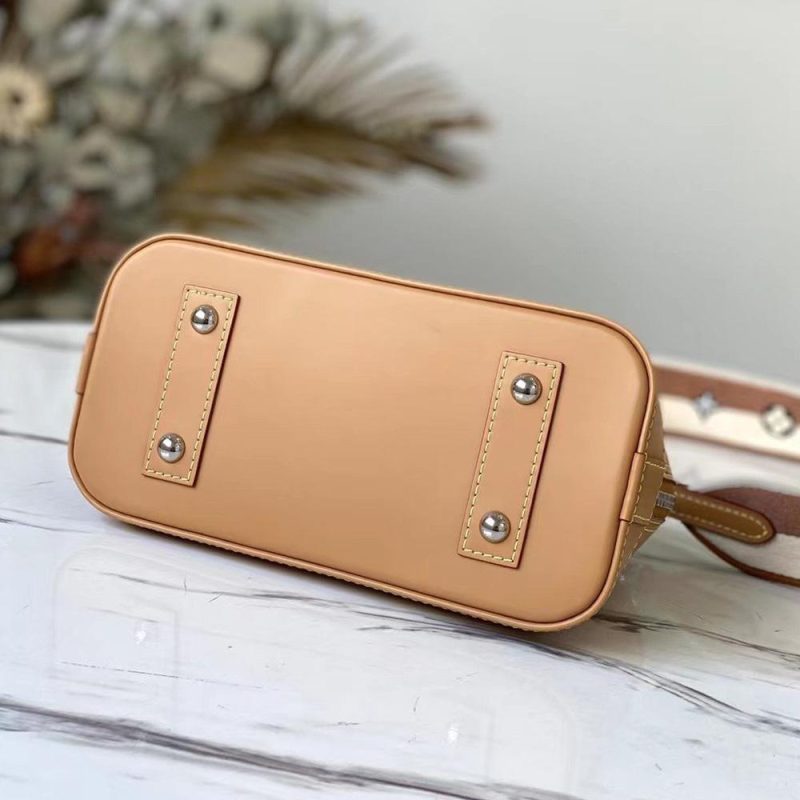 Louis Vuitton Alma BB epi - Image 4