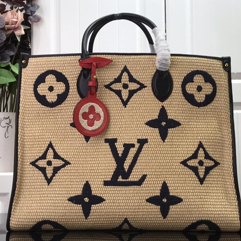 Louis Vuitton ON THE GO GM - Image 9