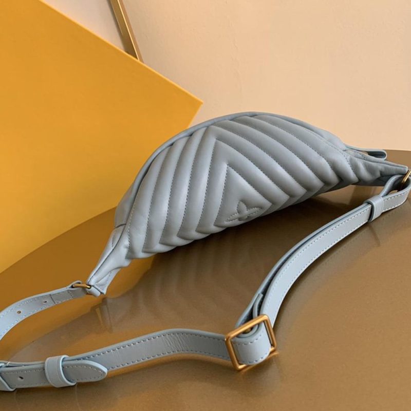 Louis Vuitton WAVE BUMBAG - Image 2
