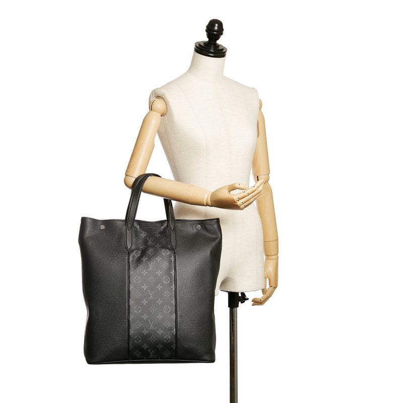 Louis Vuitton Outdoor Tote Black Taïgarama - Image 8