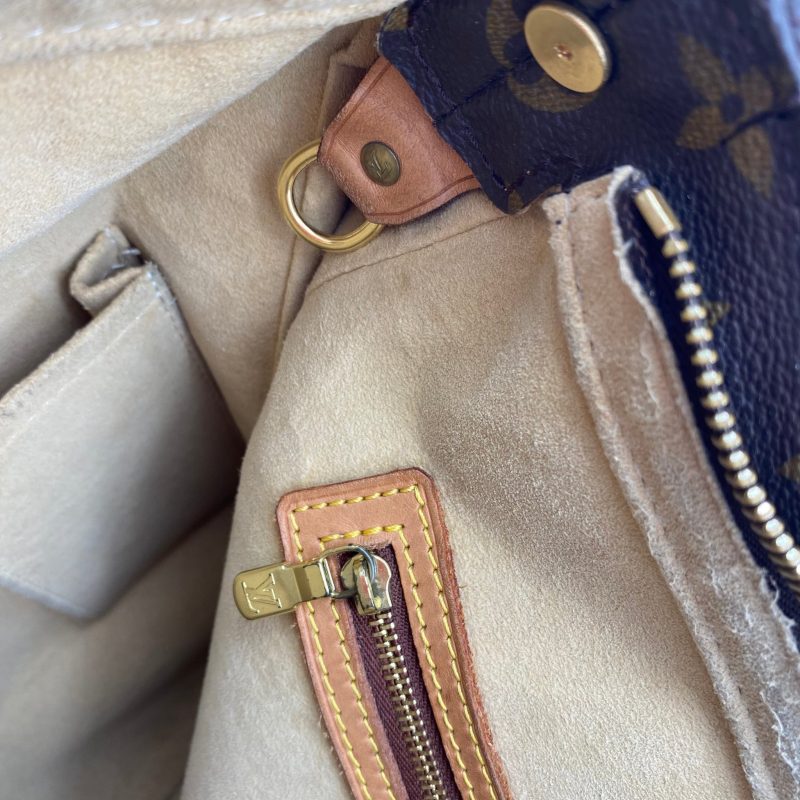 Louis Vuitton Looping GM TWS - Image 19