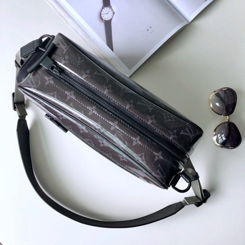 Louis Vuitton Monogram camera Bag - Image 4