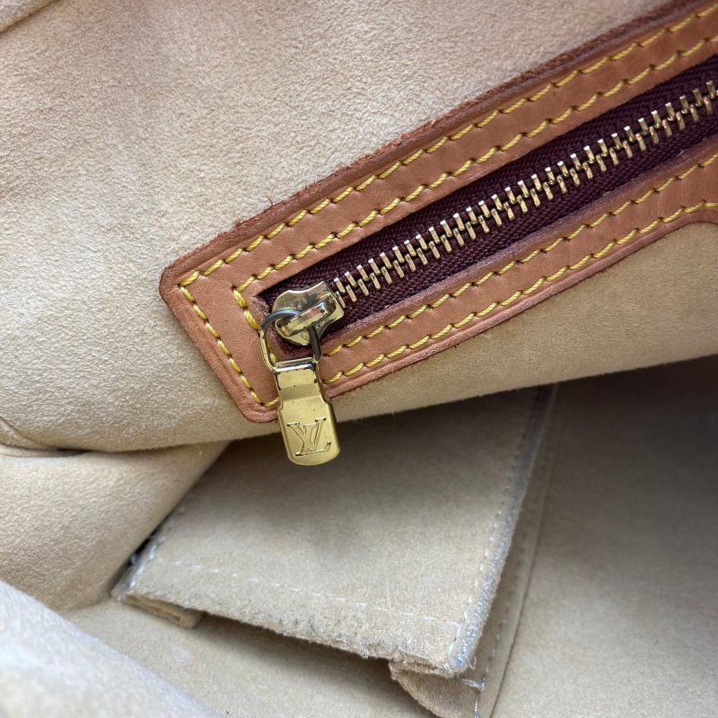Louis Vuitton Looping GM TWS - Image 18