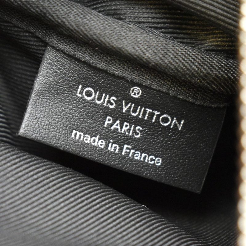 LOUIS VUITTON Trio Damier Graphite Messenger Bag Gray - Image 13