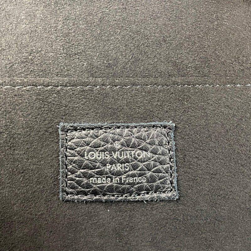 LOUIS VUITTON Jour Initials Taurillon Pochette - Image 8