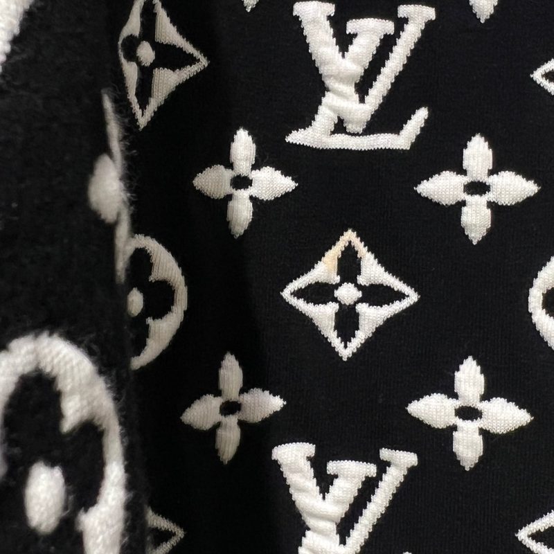 Louis Vuitton LV Monogram Jacquard Crewneck - Image 9
