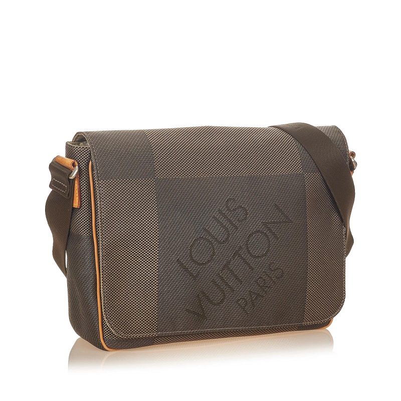 Louis Vuitton Damier Geant Terre Messenger Bag (SHG-25810)