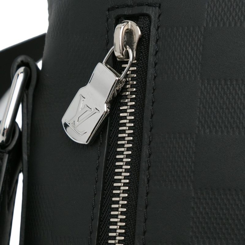 Louis Vuitton Damier Infini Discovery Messenger BB (SHG-xBkVzV) - Image 8
