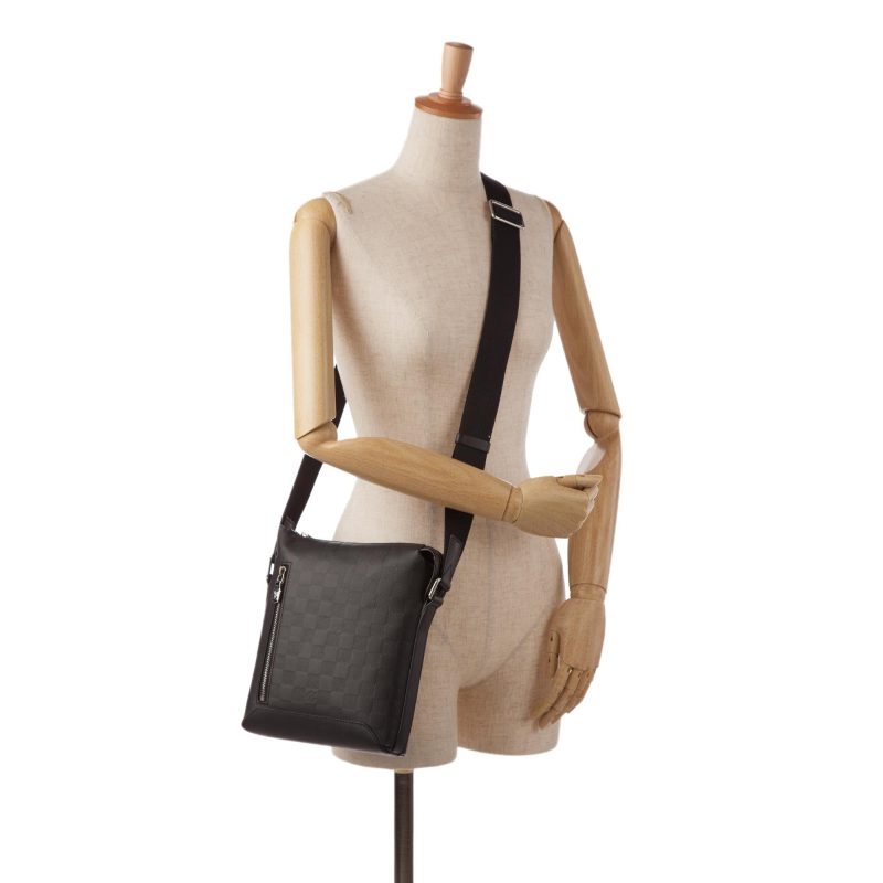 Louis Vuitton Damier Infini Discovery Messenger BB (SHG-xBkVzV) - Image 4