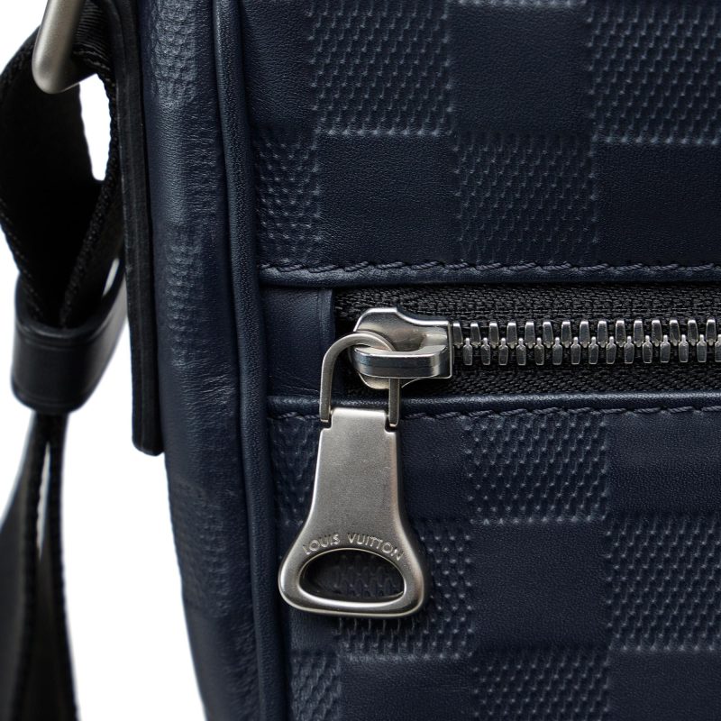 Louis Vuitton Damier Infini District MM (SHG-Um8soz) - Image 8