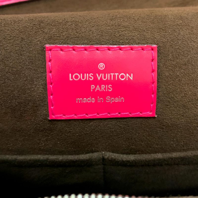 Louis Vuitton Epi Cluny BB (SHG-37668) - Image 7
