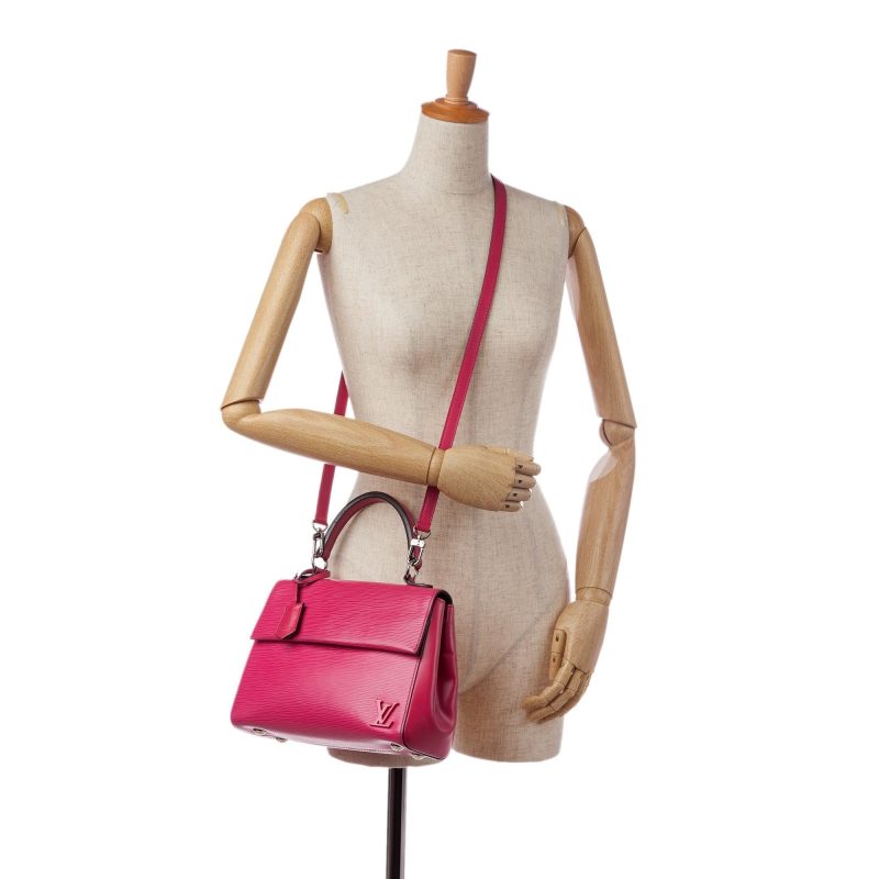 Louis Vuitton Epi Cluny BB (SHG-37668) - Image 14