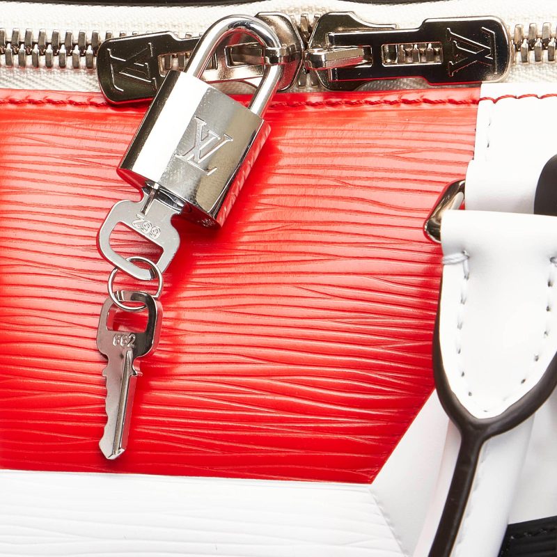 Louis Vuitton Epi FIFA World Cup Keepall Bandouliere 50 (SHG-31447) - Image 9