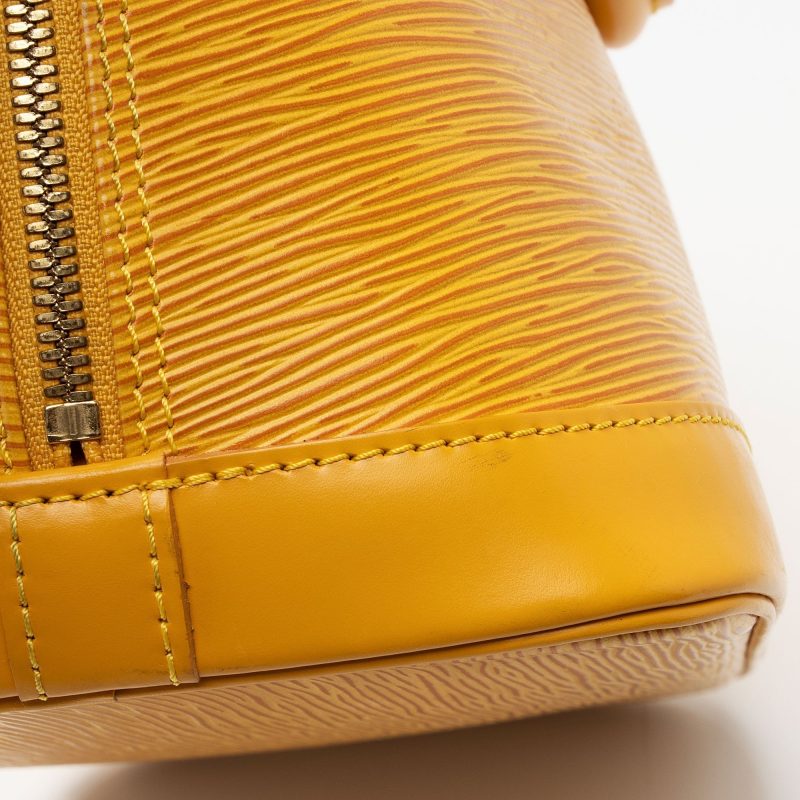 Louis Vuitton Vintage Epi Leather Alma PM Satchel - Image 12