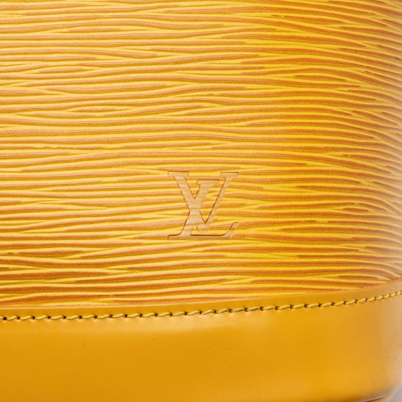 Louis Vuitton Vintage Epi Leather Alma PM Satchel - Image 15