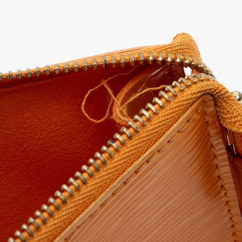 Louis Vuitton Epi Leather Pochette Accessoires (SHF-K8wXuO) - Image 12