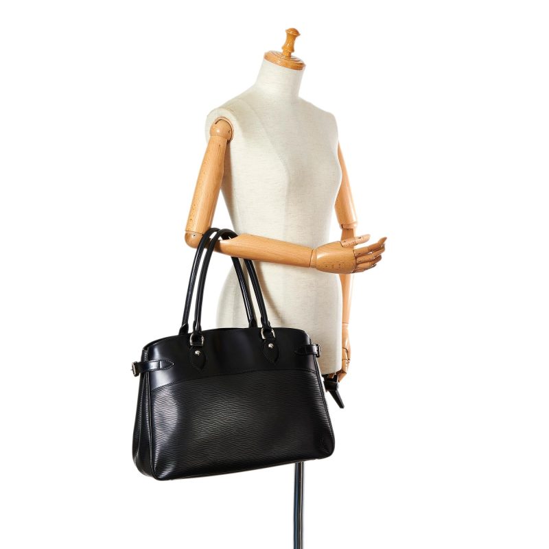 Louis Vuitton Epi Passy PM (SHG-26074) - Image 4