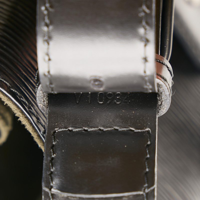 Louis Vuitton Epi Sac D'Epaule (SHG-35594) - Image 7