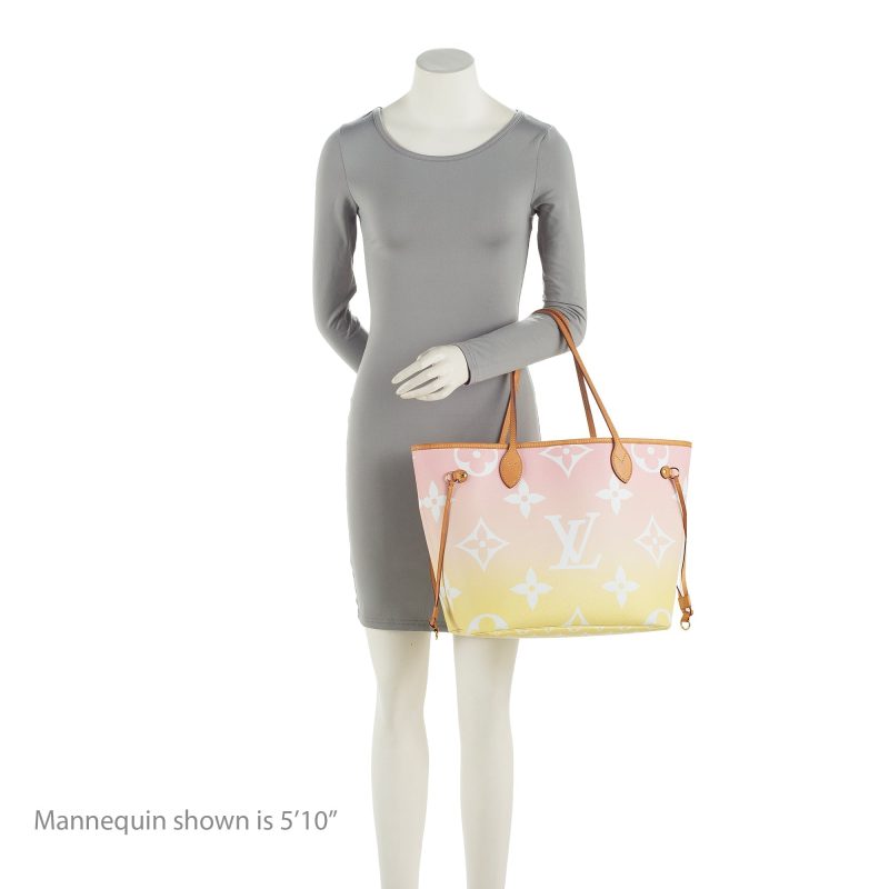 Louis Vuitton Giant Monogram Canvas By The Pool Neverfull MM Tote (SHF-23538) - Image 4