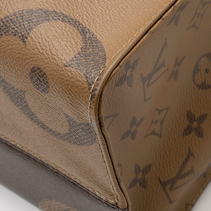 Louis Vuitton Giant Monogram Canvas Onthego MM Tote (SHF-20807) - Image 14