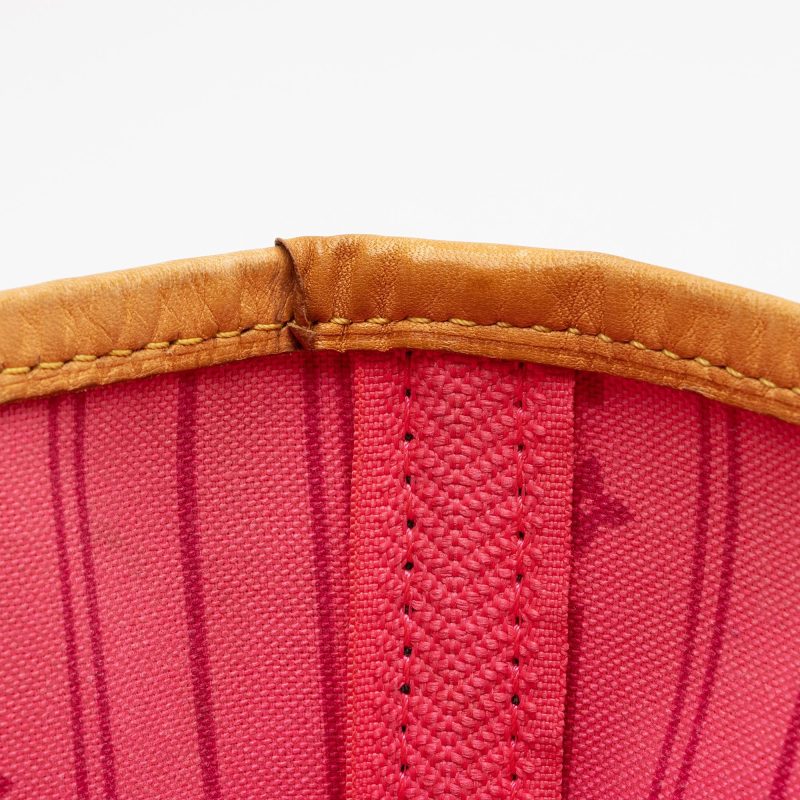 Louis Vuitton Limited Edition Monogram Canvas Roses Neverfull MM Tote (SHF-08P0EY) - Image 12