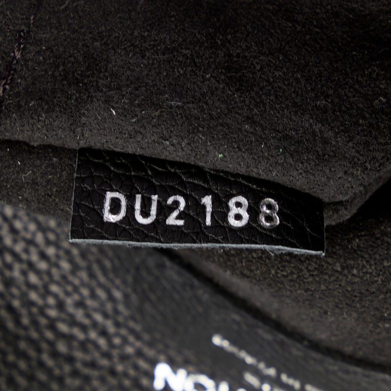 Louis Vuitton LockMe Backpack (SHG-eaze6Y) - Image 7