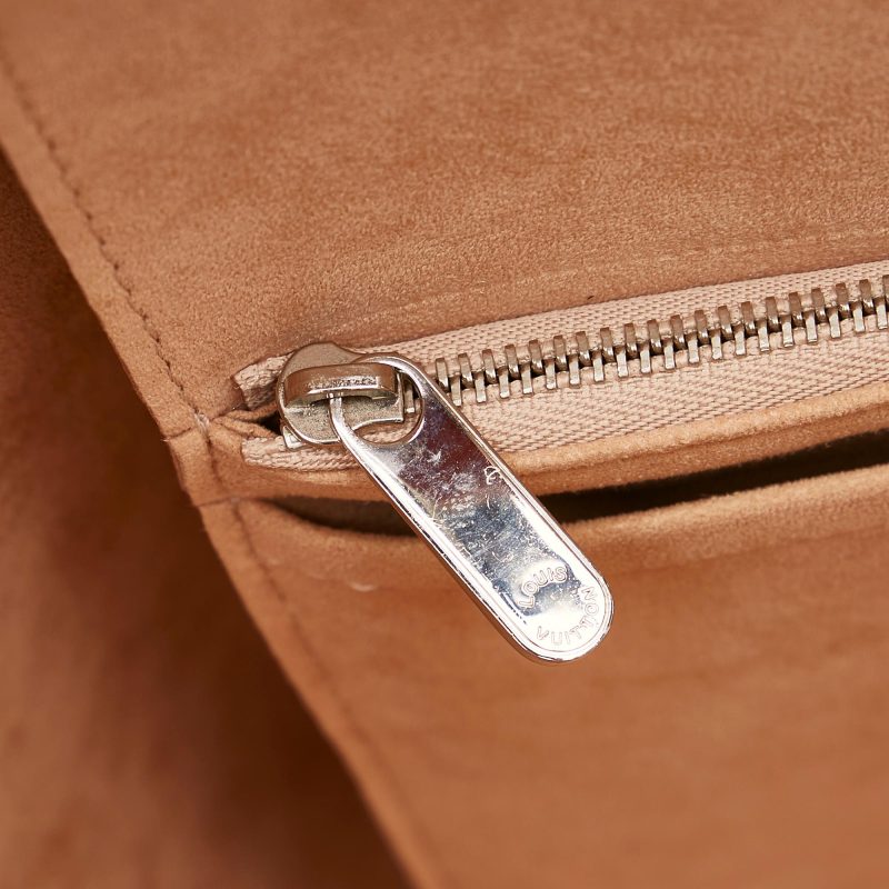 Louis Vuitton LockMe Cabas (SHG-37279) - Image 9
