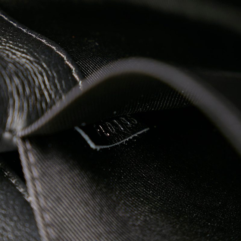 Louis Vuitton LockMe II (SHG-37824) - Image 8