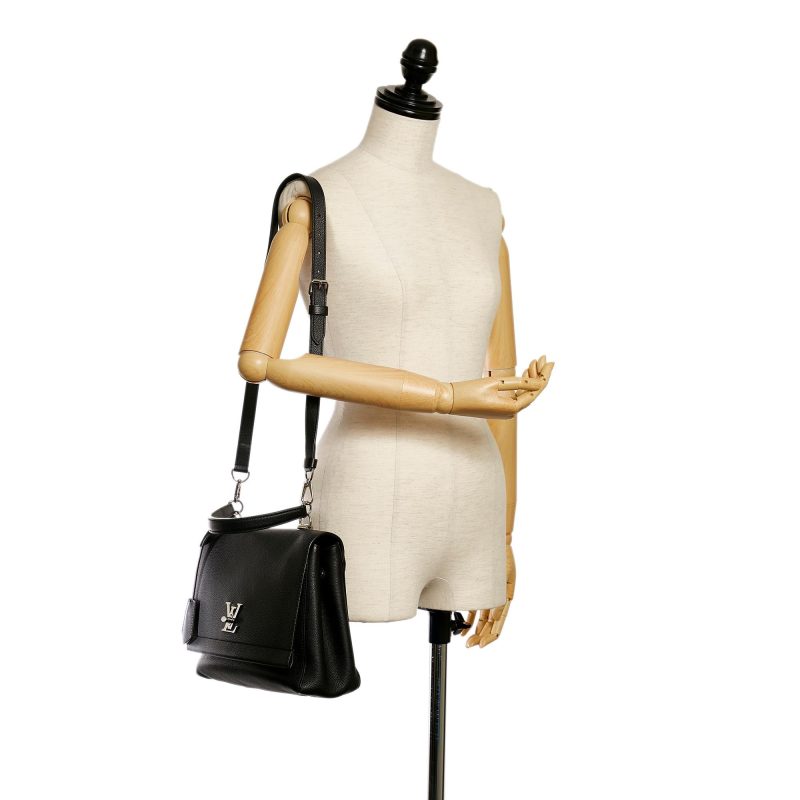 Louis Vuitton LockMe II (SHG-37824) - Image 4