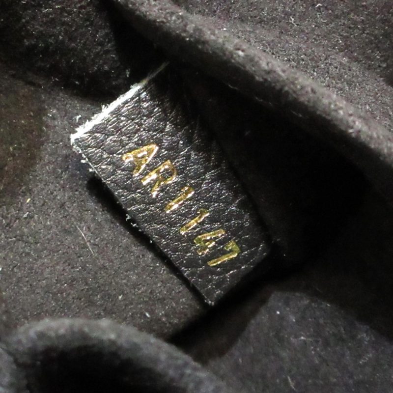 Louis Vuitton Lockmeto (SHG-4jvRNA) - Image 7
