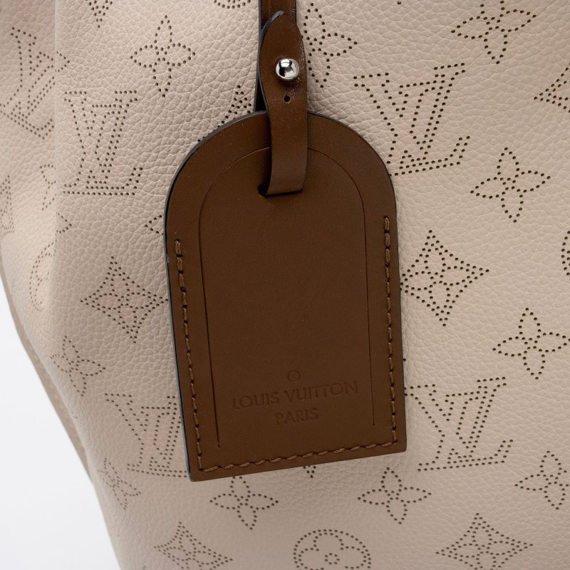 Louis Vuitton Mahina Leather Carmel Hobo (SHF-I2e2sp) - Image 11