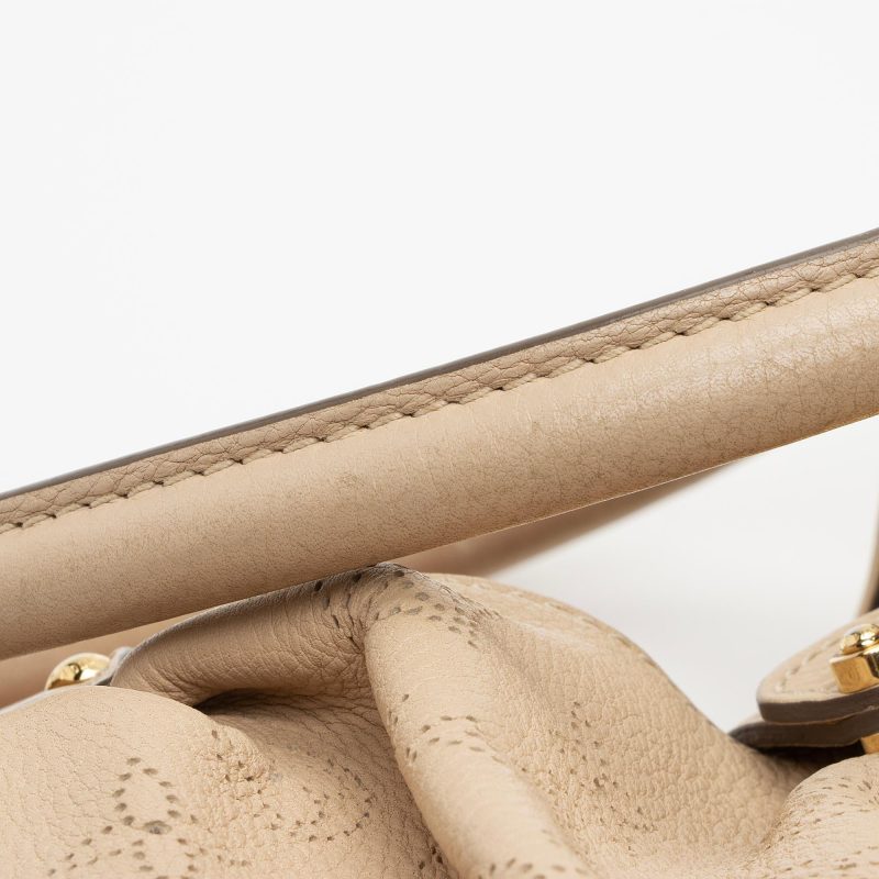 Louis Vuitton Mahina Leather L Hobo (SHF-f8hOUF) - Image 18