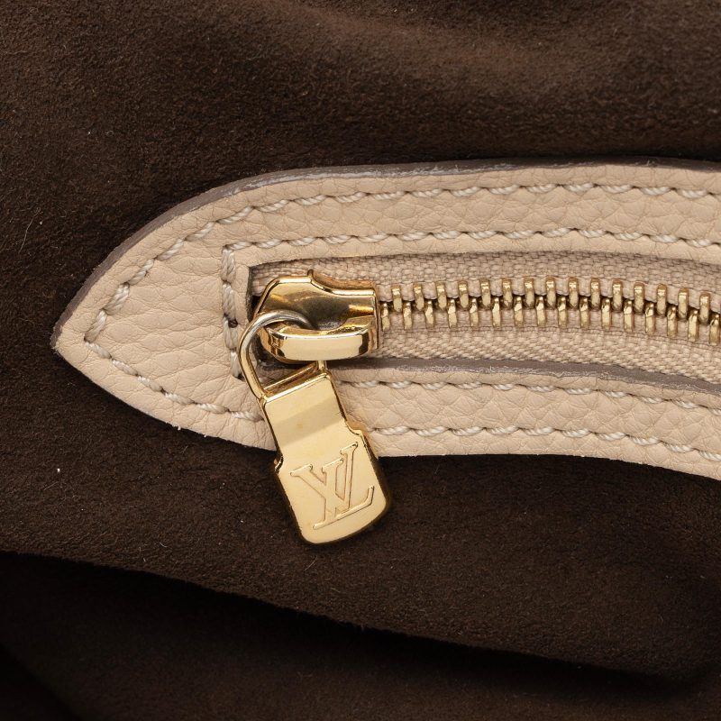 Louis Vuitton Mahina Leather L Hobo (SHF-f8hOUF) - Image 11