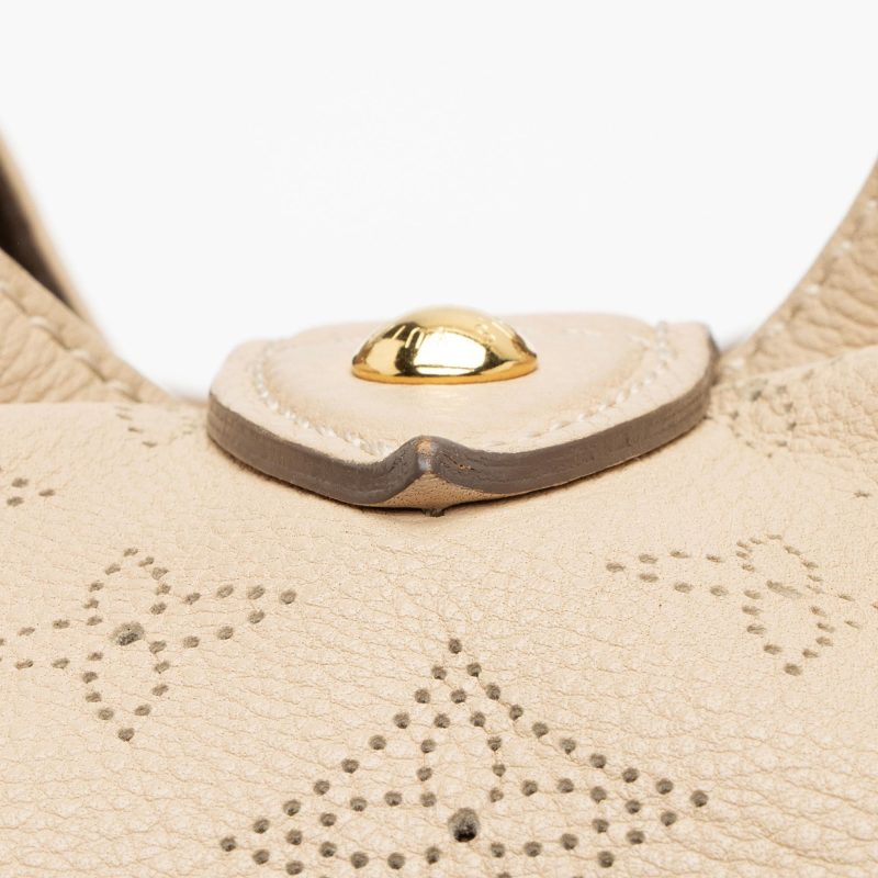 Louis Vuitton Mahina Leather L Hobo (SHF-f8hOUF) - Image 16
