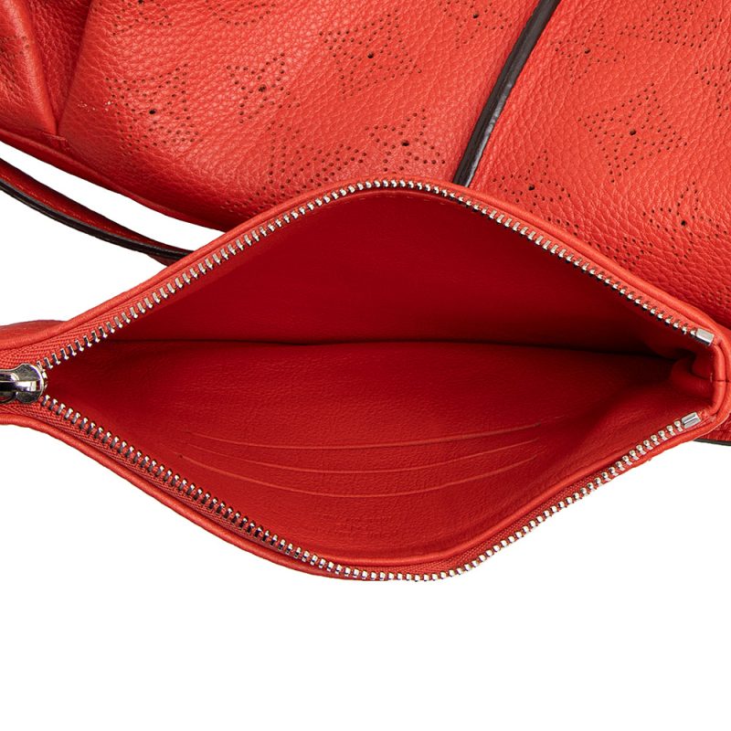 Louis Vuitton Mahina Leather Selene MM Shoulder Bag (SHF-22122) - Image 7
