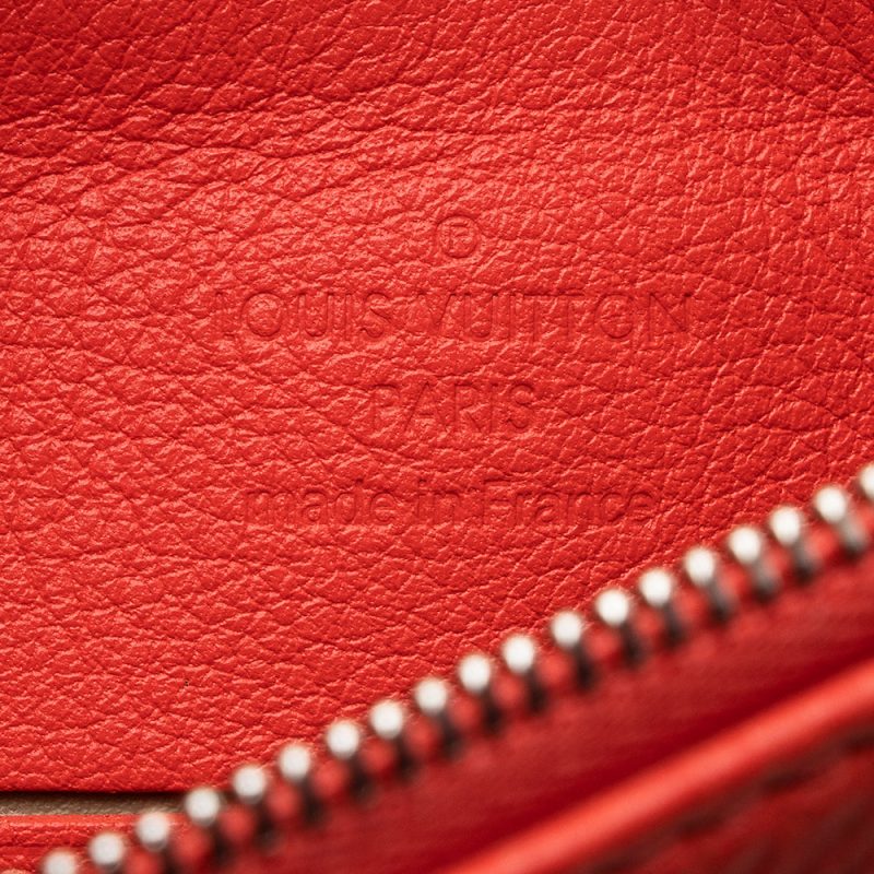 Louis Vuitton Mahina Leather Selene MM Shoulder Bag (SHF-22122) - Image 9