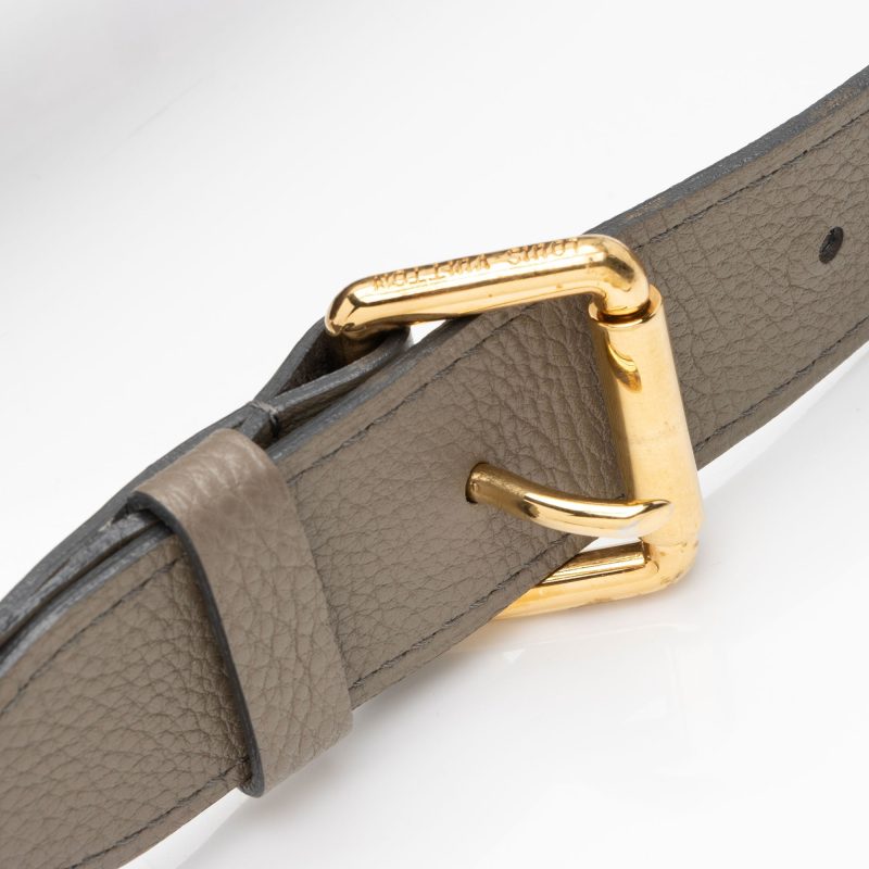 Louis Vuitton Mahina Leather Selene MM Shoulder Bag (SHF-QeOxAV) - Image 12