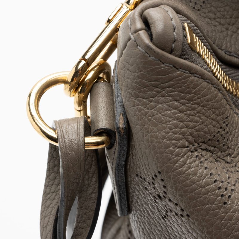 Louis Vuitton Mahina Leather Selene MM Shoulder Bag (SHF-QeOxAV) - Image 16
