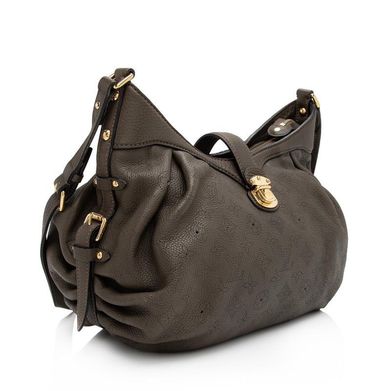 Louis Vuitton Mahina Leather XS Shoulder Bag (SHF-UHARnq)