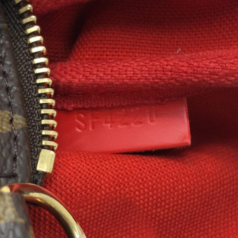 Louis Vuitton Mini Monogram Vivienne Christmas Pochette Accessoires (SHG-G6IN2q) - Image 7