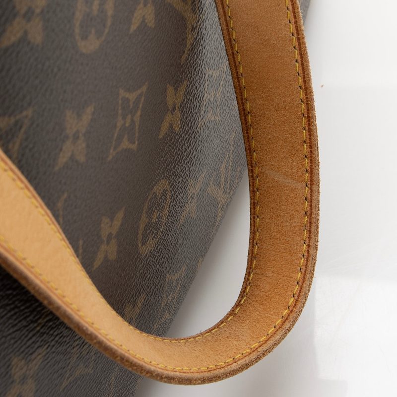 Louis Vuitton Monogram Canvas Batignolles Vertical Tote (SHF-22448) - Image 16