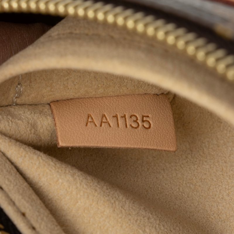 Louis Vuitton Monogram Canvas Milla MM Pochette (SHF-23941) - Image 5
