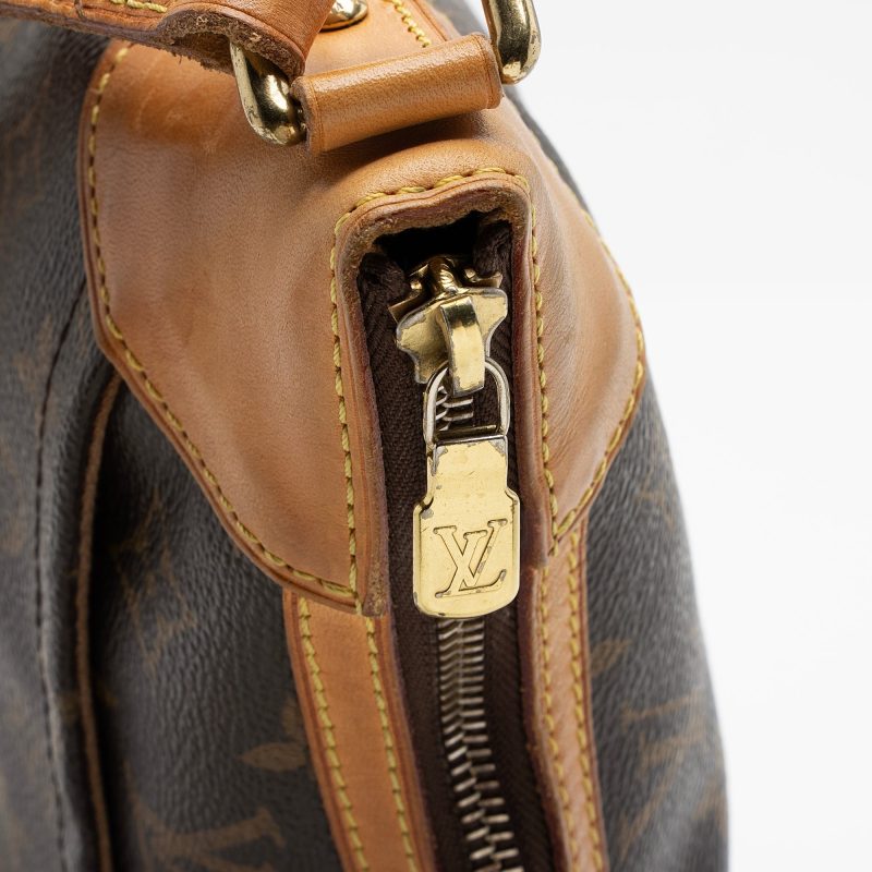 Louis Vuitton Monogram Canvas Odeon MM Shoulder Bag (SHF-YZiYCD) - Image 8