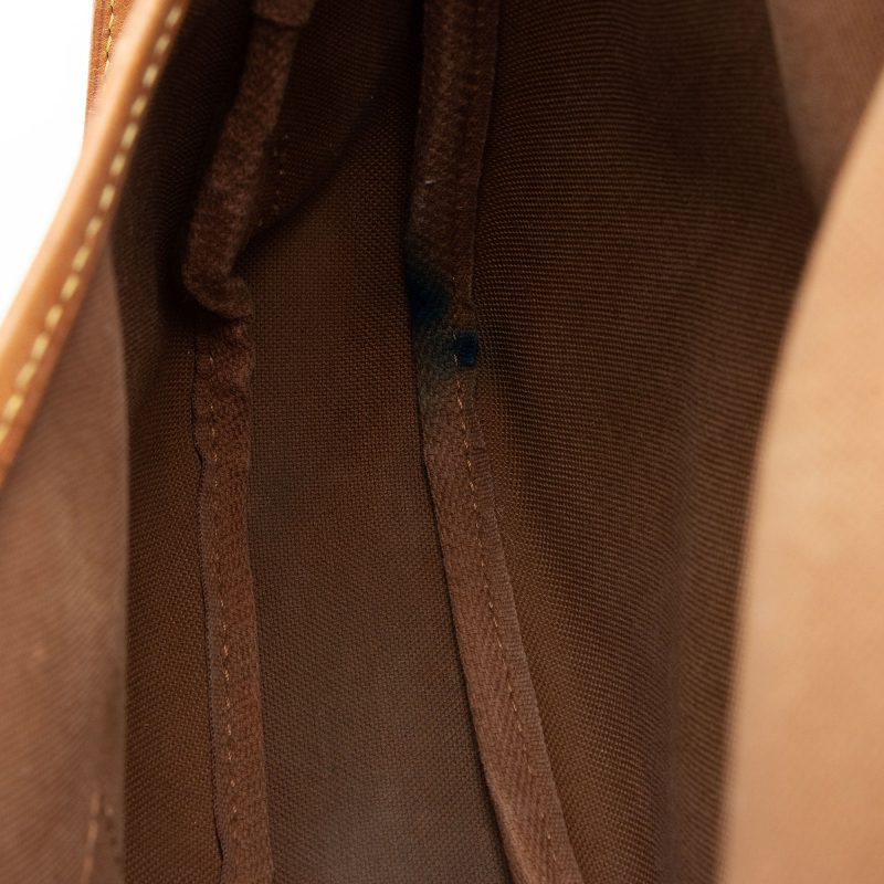 Louis Vuitton Monogram Canvas Saumur 30 Messenger Bag (SHF-0asoJo) - Image 8