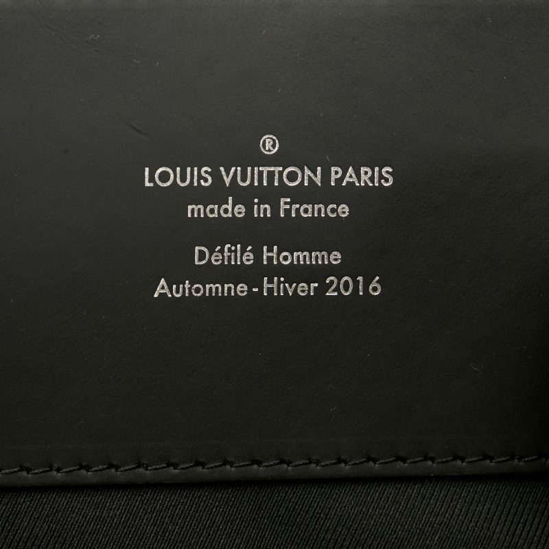 Louis Vuitton Monogram Eclipse Explorer (SHG-36897) - Image 6